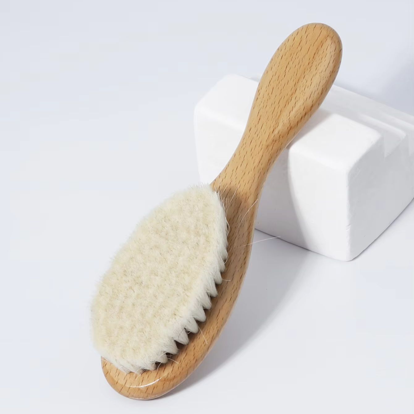 Деревянная щетка из ультрамягк – обзор и цена Hair Care Essential